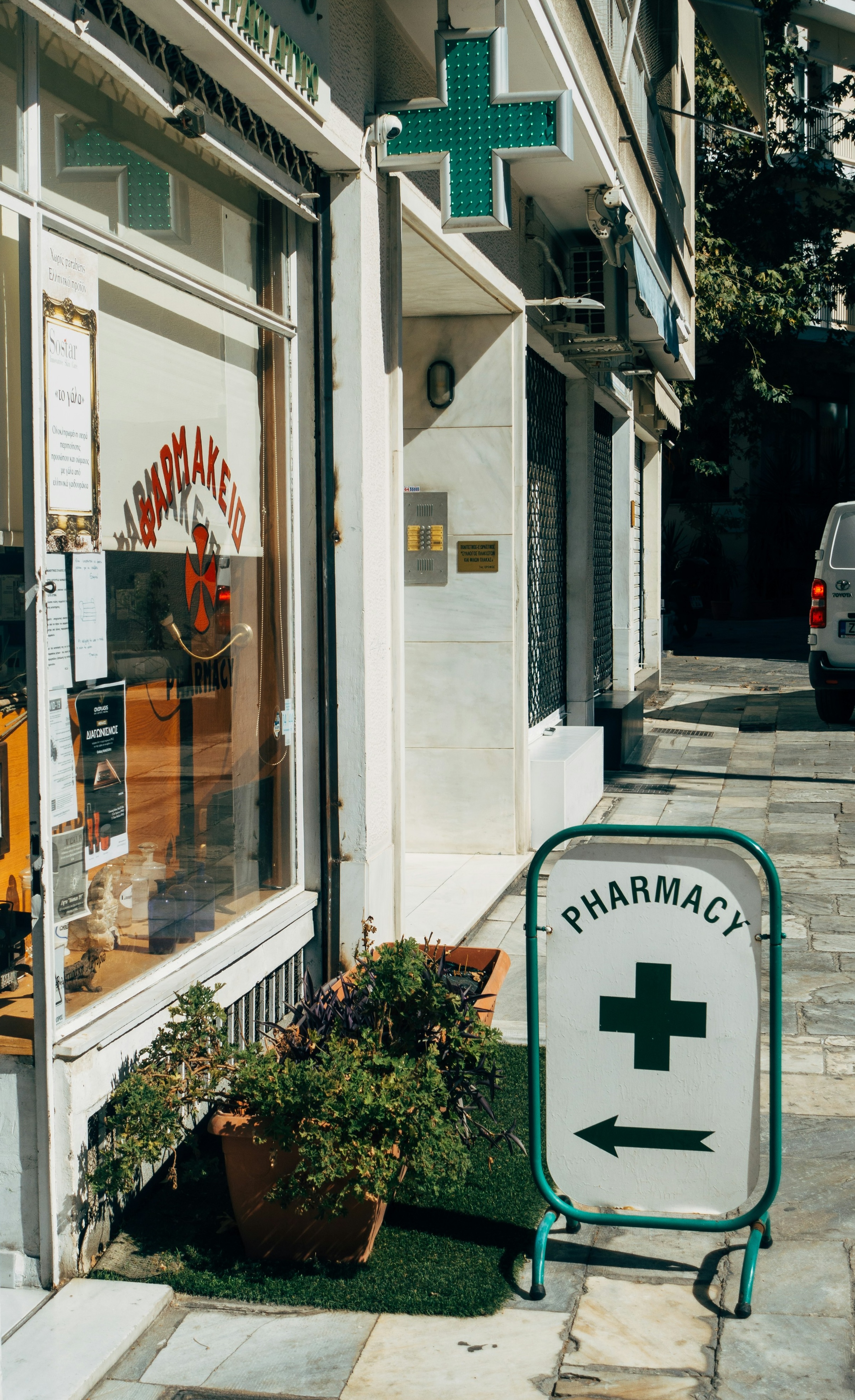 Pharmacist consulting with patient